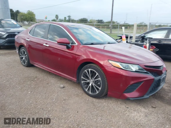 ✅ 2018 Toyota Camry SE • VIN: 4T1B11HK1JU512552 • Lot: 43785601. Wystawiony na IAAI z przebiegiem 147 491 mil. Bezpłatny archiwum sprzedaży aukcyjnych z USA i szczegółowy raport historii pojazdu na DreamBid. Zdjęcie 1.