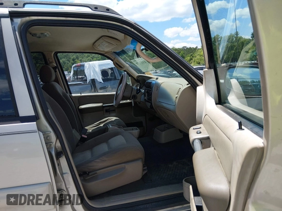 ✅ 2005 Ford Explorer Sport Trac XLS • VIN: 1FMDU67K65UA07918 • Lot: 45103178. Wystawiony na IAAI z przebiegiem 210 447 mil. Bezpłatny archiwum sprzedaży aukcyjnych z USA i szczegółowy raport historii pojazdu na DreamBid. Zdjęcie 5.