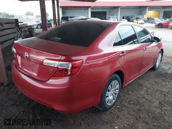 ✅ 2014 Toyota Camry LE • VIN: 4T4BF1FK0ER432594 • Lot: 44332475. Wystawiony na IAAI z przebiegiem 159 424 mil. Bezpłatny archiwum sprzedaży aukcyjnych z USA i szczegółowy raport historii pojazdu na DreamBid. Zdjęcie 4.