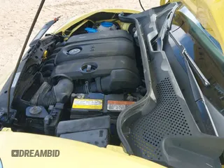 ✅ 2013 Volkswagen Beetle 2.5L • VIN: 3VW5X7AT3DM831303 • Лот: 42680530. Опубликован ранее на IAAI с пробегом 100 041 миль. Бесплатный доступ к архиву аукционных продаж из США и подробный отчёт об истории автомобиля на DreamBid. Изображение 19.