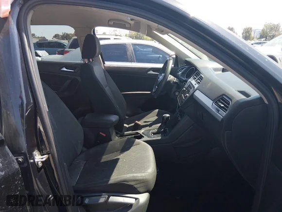 ✅ 2019 Volkswagen Tiguan S • VIN: 3VV1B7AX3KM087025 • Лот: 45293322. Опубликован ранее на IAAI с пробегом 161 668 миль. Бесплатный доступ к архиву аукционных продаж из США и подробный отчёт об истории автомобиля на DreamBid. Изображение 5.