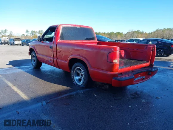 ✅ 1999 Chevrolet S-10 LS • VIN: 1GCCS14XXXK125414 • Lot: 43947899. Wystawiony na IAAI z przebiegiem Nie podano. Bezpłatny archiwum sprzedaży aukcyjnych z USA i szczegółowy raport historii pojazdu na DreamBid. Zdjęcie 3.
