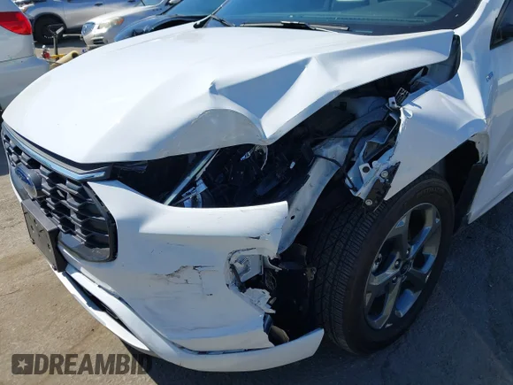 ✅ 2023 Ford Escape ST-Line Select • VIN: 1FMCU9NZ5PUA79645 • Lot: 43188797. Wystawiony na IAAI z przebiegiem 26 698 mil. Bezpłatny archiwum sprzedaży aukcyjnych z USA i szczegółowy raport historii pojazdu na DreamBid. Zdjęcie 6.
