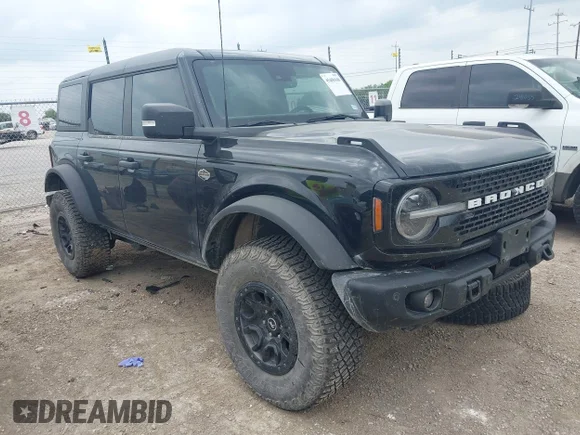 ✅ 2023 Ford Bronco Wildtrak • VIN: 1FMEE5DPXPLB80670 • Лот: 45400448. Опубліковано раніше на IAAI з пробігом 33 311 миль. Безкоштовний доступ до архіву аукціонних продажів зі США та докладний звіт про історію автомобіля на DreamBid. Зображення 1.