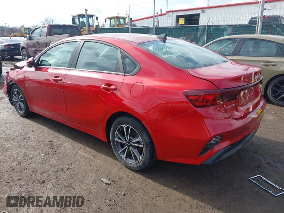 ✅ 2024 Kia Forte LXS • VIN: 3KPF24AD8RE808324 • Lot: 44399277. Wystawiony na IAAI z przebiegiem 12 228 mil. Bezpłatny archiwum sprzedaży aukcyjnych z USA i szczegółowy raport historii pojazdu na DreamBid. Zdjęcie 3.