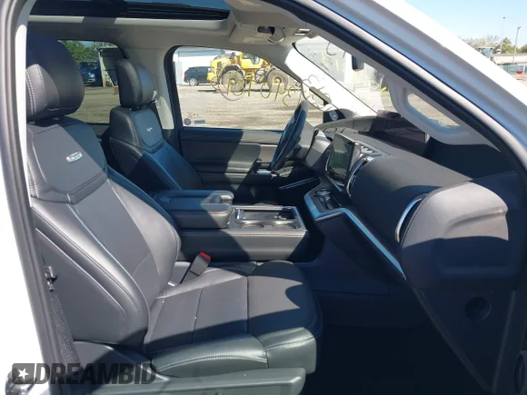 ✅ 2025 Ford Expedition Platinum • VIN: 1FMJU1M88SEA16026 • Lot: 43409813. Listed on IAAI with 1,004 mi. Free auction sales archive from the USA and detailed vehicle history report at DreamBid. Image 5.