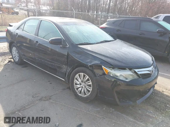 ✅ 2014 Toyota Camry L • VIN: 4T4BF1FK2ER337471 • Lot: 44519248. Wystawiony na IAAI z przebiegiem 134 779 mil. Bezpłatny archiwum sprzedaży aukcyjnych z USA i szczegółowy raport historii pojazdu na DreamBid. Zdjęcie 1.