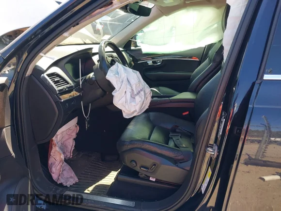 ✅ 2019 Volvo XC90 Momentum • VIN: YV4102PK1K1485914 • Lot: 44758994. Wystawiony na IAAI z przebiegiem 104 520 mil. Bezpłatny archiwum sprzedaży aukcyjnych z USA i szczegółowy raport historii pojazdu na DreamBid. Zdjęcie 5.