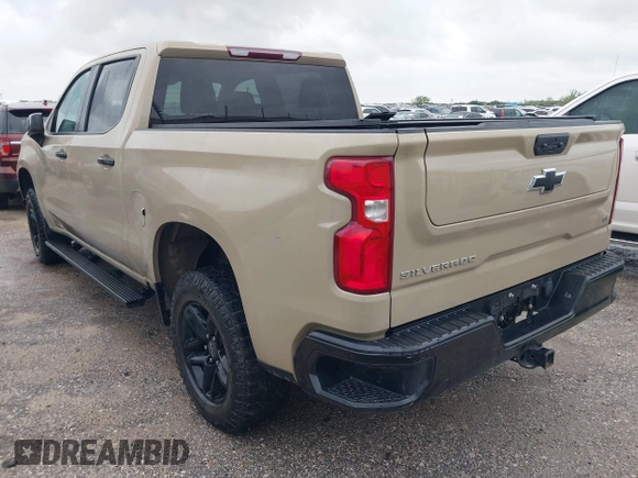 ✅ 2022 Chevrolet Silverado 1500 LT Trail Boss • VIN: 3GCPDFEK8NG642324 • Lot: 44933397. Wystawiony na IAAI z przebiegiem 61 537 mil. Bezpłatny archiwum sprzedaży aukcyjnych z USA i szczegółowy raport historii pojazdu na DreamBid. Zdjęcie 3.