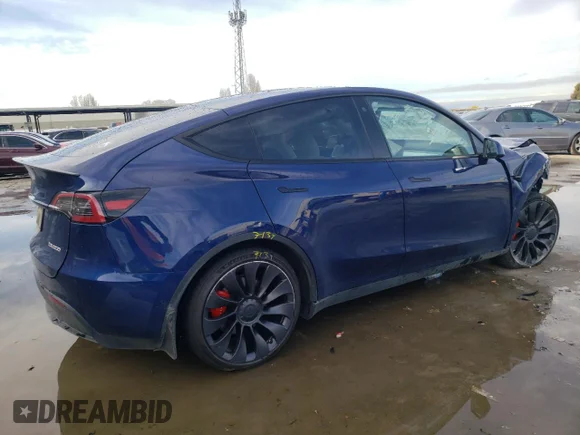 ✅ 2021 Tesla Model Y Performance • VIN: 5YJYGDEF2MF157782 • Lot: 72534512. Listed on Copart with 33,384 mi. Free auction sales archive from the USA and detailed vehicle history report at DreamBid. Image 3.