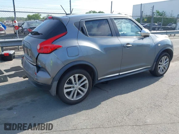 ✅ 2013 Nissan Juke S • VIN: JN8AF5MR7DT206742 • Lot: 44852446. Wystawiony na IAAI z przebiegiem 98 982 mil. Bezpłatny archiwum sprzedaży aukcyjnych z USA i szczegółowy raport historii pojazdu na DreamBid. Zdjęcie 4.