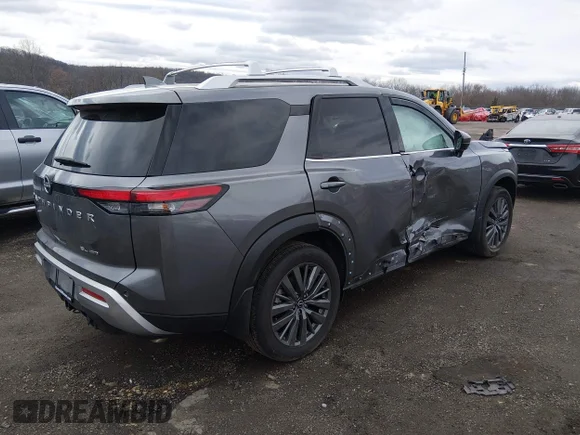 ✅ 2025 Nissan Pathfinder SL • VIN: 5N1DR3CD4SC227485 • Лот: 44726454. Опубліковано раніше на IAAI з пробігом 9 052 миль. Безкоштовний доступ до архіву аукціонних продажів зі США та докладний звіт про історію автомобіля на DreamBid. Зображення 4.