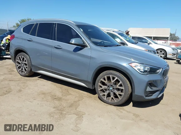 ✅ 2022 BMW X1 sDrive28i • VIN: WBXJG7C03N5V26849 • Лот: 42685235. Опубликован ранее на IAAI с пробегом 60 252 миль. Бесплатный доступ к архиву аукционных продаж из США и подробный отчёт об истории автомобиля на DreamBid. Изображение 1.