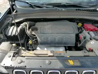 ✅ 2018 Jeep Renegade Latitude • VIN: ZACCJABB7JPJ16772 • Lot: 80622895. Listed on Copart with 75,810 mi. Free auction sales archive from the USA and detailed vehicle history report at DreamBid. Image 16.