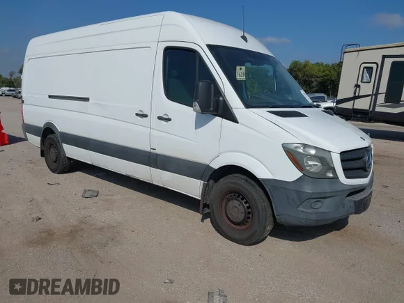 ✅ 2016 Mercedes-Benz Sprinter Cargo EXT • VIN: WD3PE8DD2GP188026 • Lot: 43393798. Wystawiony na IAAI z przebiegiem 224 011 mil. Bezpłatny archiwum sprzedaży aukcyjnych z USA i szczegółowy raport historii pojazdu na DreamBid. Zdjęcie 1.