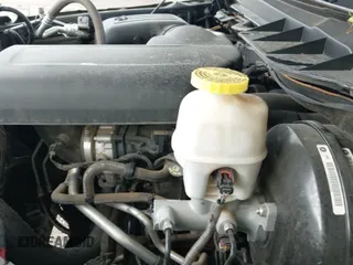 2019 Ram 1500 Tradesman z VIN 1C6RR6FG3KS722484, wystawiony jako IAAI lot #43244665 z przebiegiem 119 409 mil mil oraz . Historia ofert i sprzedaży dostępna na DreamBid. Obrazek 19.