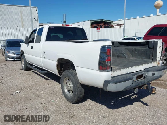 ✅ 2006 Chevrolet Silverado 2500HD Work Truck • VIN: 1GCHC29DX6E191336 • Lot: 44605371. Wystawiony na IAAI z przebiegiem Nie podano. Bezpłatny archiwum sprzedaży aukcyjnych z USA i szczegółowy raport historii pojazdu na DreamBid. Zdjęcie 3.