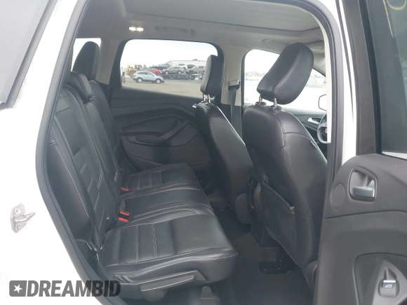 ✅ 2019 Ford Escape Titanium • VIN: 1FMCU9J99KUC31232 • Lot: 44109881. Wystawiony na IAAI z przebiegiem 100 469 mil. Bezpłatny archiwum sprzedaży aukcyjnych z USA i szczegółowy raport historii pojazdu na DreamBid. Zdjęcie 8.