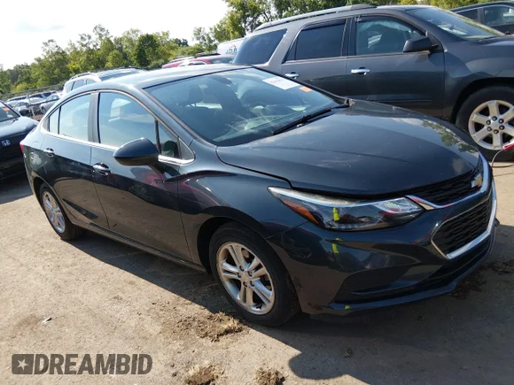 ✅ 2017 Chevrolet Cruze LT • VIN: 1G1BE5SM1H7238054 • Lot: 45478633. Wystawiony na IAAI z przebiegiem 56 815 mil. Bezpłatny archiwum sprzedaży aukcyjnych z USA i szczegółowy raport historii pojazdu na DreamBid. Zdjęcie 1.