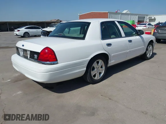 ✅ 2011 Ford Crown Victoria LX • VIN: 2FABP7EV4BX148518 • Lot: 41803633. Wystawiony na IAAI z przebiegiem 72 943 mil. Bezpłatny archiwum sprzedaży aukcyjnych z USA i szczegółowy raport historii pojazdu na DreamBid. Zdjęcie 4.