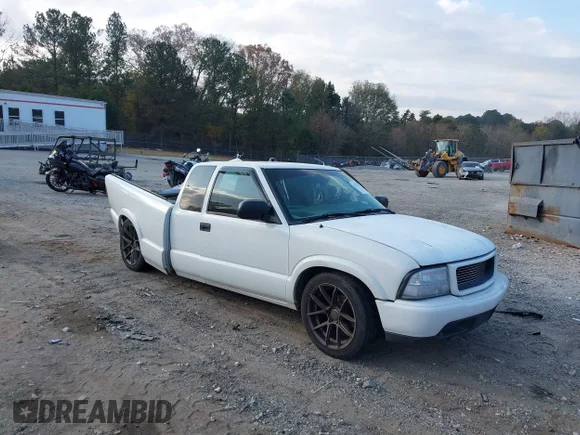 ✅ 2001 GMC Sonoma SLS 1SG • VIN: 1GTCS19W418143217 • Лот: 43739573. Опубликован ранее на IAAI с пробегом 167 210 миль. Бесплатный доступ к архиву аукционных продаж из США и подробный отчёт об истории автомобиля на DreamBid. Изображение 1.