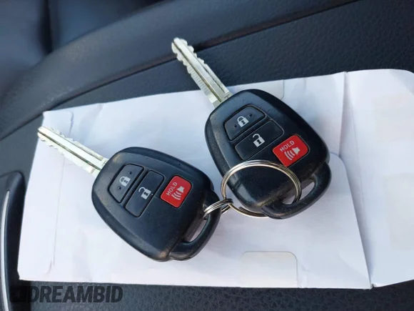 ✅ 2014 Toyota Highlander LE Plus • VIN: 5TDBKRFHXES040143 • Лот: 45135397. Опубліковано раніше на IAAI з пробігом 307 666 миль. Безкоштовний доступ до архіву аукціонних продажів зі США та докладний звіт про історію автомобіля на DreamBid. Зображення 11.
