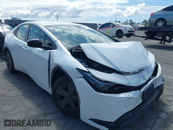 ✅ 2024 Toyota Prius LE • VIN: JTDACAAU7R3048139 • Лот: 45040858. Опубликован ранее на IAAI с пробегом 29 614 миль. Бесплатный доступ к архиву аукционных продаж из США и подробный отчёт об истории автомобиля на DreamBid. Изображение 1.