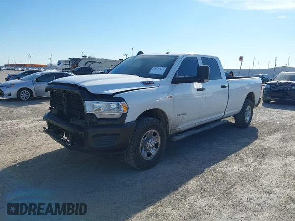 ✅ 2022 Ram 2500 Tradesman • VIN: 3C6UR4HJ5NG200524 • Lot: 43621857. Wystawiony na IAAI z przebiegiem 195 940 mil. Bezpłatny archiwum sprzedaży aukcyjnych z USA i szczegółowy raport historii pojazdu na DreamBid. Zdjęcie 2.