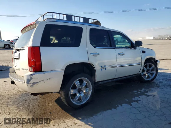 ✅ 2008 Cadillac Escalade • VIN: 1GYFK63888R223784 • Lot: 75504945. Wystawiony na Copart z przebiegiem 195 452 mil. Bezpłatny archiwum sprzedaży aukcyjnych z USA i szczegółowy raport historii pojazdu na DreamBid. Zdjęcie 3.