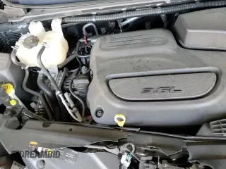 ✅ 2022 Chrysler Voyager LX • VIN: 2C4RC1CG2NR223134 • Lot: 59746805. Wystawiony na Copart z przebiegiem 87 238 mil. Bezpłatny archiwum sprzedaży aukcyjnych z USA i szczegółowy raport historii pojazdu na DreamBid. Zdjęcie 14.