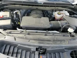 ✅ 2023 Chevrolet Suburban RST • VIN: 1GNSKEKD0PR238007 • Lot: 85751055. Wystawiony na Copart z przebiegiem 20 477 mil. Bezpłatny archiwum sprzedaży aukcyjnych z USA i szczegółowy raport historii pojazdu na DreamBid. Zdjęcie 14.