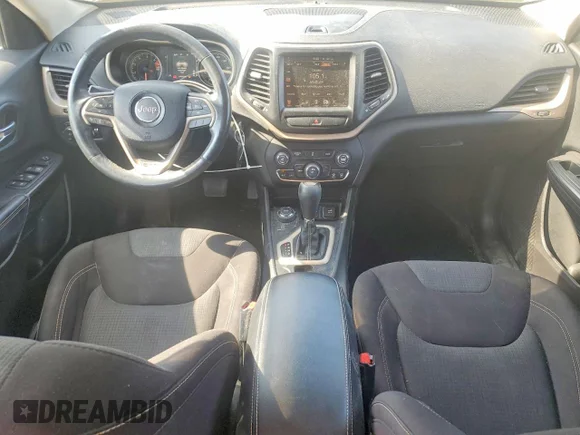 ✅ 2016 Jeep Cherokee Latitude • VIN: 1C4PJMCB4GW118107 • Лот: 56771596. Опубликован ранее на Copart с пробегом 146 608 миль. Бесплатный доступ к архиву аукционных продаж из США и подробный отчёт об истории автомобиля на DreamBid. Изображение 8.