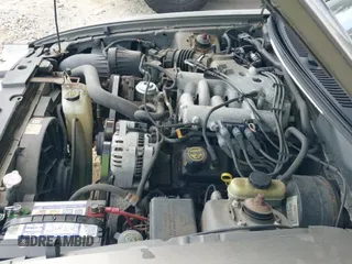 ✅ 2001 Ford Mustang Deluxe • VIN: 1FAFP44481F263092 • Lot: 41689255. Wystawiony na IAAI z przebiegiem 59 639 mil. Bezpłatny archiwum sprzedaży aukcyjnych z USA i szczegółowy raport historii pojazdu na DreamBid. Zdjęcie 18.