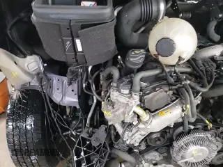 ✅ 2020 Mercedes-Benz Sprinter Cargo • VIN: W1Y4EBHY5LT038511 • Lot: 82612984. Listed on Copart with 81,124 mi. Free auction sales archive from the USA and detailed vehicle history report at DreamBid. Image 16.