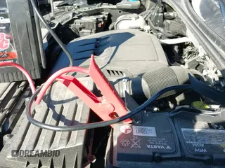 ✅ 2021 Audi Q3 S line Premium Plus • VIN: WA1EECF37M1035154 • Lot: 43511485. Wystawiony na IAAI z przebiegiem 43 425 mil. Bezpłatny archiwum sprzedaży aukcyjnych z USA i szczegółowy raport historii pojazdu na DreamBid. Zdjęcie 19.