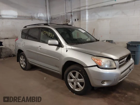 ✅ 2007 Toyota RAV4 Limited • VIN: JTMZK31V575013806 • Лот: 45441939. Опубліковано раніше на IAAI з пробігом 202 753 миль. Безкоштовний доступ до архіву аукціонних продажів зі США та докладний звіт про історію автомобіля на DreamBid. Зображення 1.