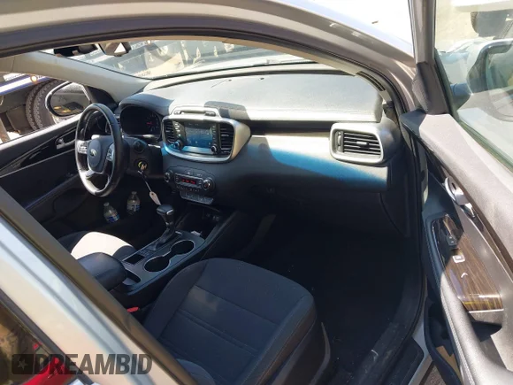 ✅ 2019 Kia Sorento LX • VIN: 5XYPGDA39KG574670 • Lot: 45027129. Wystawiony na IAAI z przebiegiem 75 148 mil. Bezpłatny archiwum sprzedaży aukcyjnych z USA i szczegółowy raport historii pojazdu na DreamBid. Zdjęcie 5.