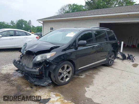 ✅ 2011 Toyota Sienna SE • VIN: 5TDXK3DC9BS119633 • Lot: 42421246. Wystawiony na IAAI z przebiegiem 240 949 mil. Bezpłatny archiwum sprzedaży aukcyjnych z USA i szczegółowy raport historii pojazdu na DreamBid. Zdjęcie 2.
