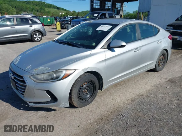 ✅ 2017 Hyundai Elantra SE • VIN: 5NPD74LF9HH100178 • Lot: 45217935. Wystawiony na IAAI z przebiegiem 172 492 mil. Bezpłatny archiwum sprzedaży aukcyjnych z USA i szczegółowy raport historii pojazdu na DreamBid. Zdjęcie 2.