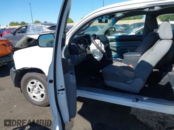 ✅ 2013 Toyota Tacoma • VIN: 5TFTX4CN2DX031545 • Lot: 43653975. Wystawiony na IAAI z przebiegiem 157 636 mil. Bezpłatny archiwum sprzedaży aukcyjnych z USA i szczegółowy raport historii pojazdu na DreamBid. Zdjęcie 5.