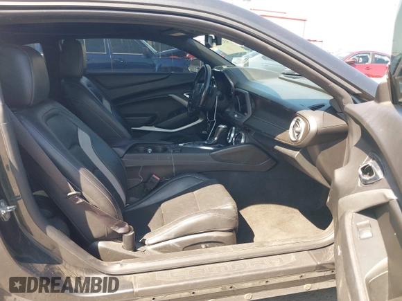 ✅ 2017 Chevrolet Camaro 2LT • VIN: 1G1FD1RS5H0175115 • Lot: 43119805. Wystawiony na IAAI z przebiegiem 93 014 mil. Bezpłatny archiwum sprzedaży aukcyjnych z USA i szczegółowy raport historii pojazdu na DreamBid. Zdjęcie 5.