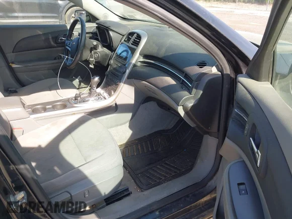 ✅ 2013 Chevrolet Malibu LS • VIN: 1G11B5SA7DF355633 • Lot: 45283806. Wystawiony na IAAI z przebiegiem 117 324 mil. Bezpłatny archiwum sprzedaży aukcyjnych z USA i szczegółowy raport historii pojazdu na DreamBid. Zdjęcie 5.
