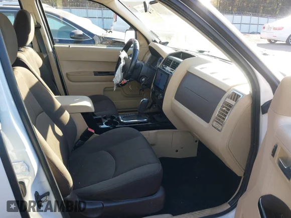 ✅ 2008 Mazda Tribute Touring • VIN: 4F2CZ02Z08KM05340 • Лот: 43927194. Опубліковано раніше на IAAI з пробігом 138 567 миль. Безкоштовний доступ до архіву аукціонних продажів зі США та докладний звіт про історію автомобіля на DreamBid. Зображення 5.