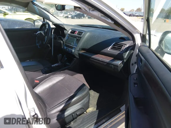 ✅ 2015 Subaru Legacy Limited • VIN: 4S3BNEN65F3049058 • Лот: 43316268. Опубліковано раніше на IAAI з пробігом 117 640 миль. Безкоштовний доступ до архіву аукціонних продажів зі США та докладний звіт про історію автомобіля на DreamBid. Зображення 5.