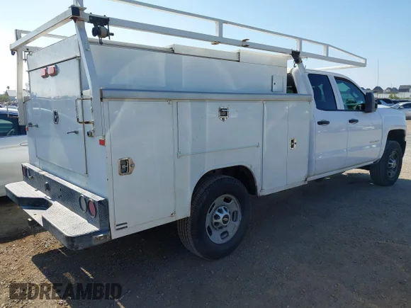 ✅ 2015 Chevrolet Silverado 2500HD Work Truck • VIN: 1GB2CUEG6FZ135781 • Lot: 44790415. Wystawiony na IAAI z przebiegiem 309 828 mil. Bezpłatny archiwum sprzedaży aukcyjnych z USA i szczegółowy raport historii pojazdu na DreamBid. Zdjęcie 4.