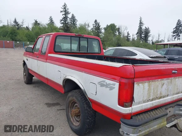 ✅ 1996 Ford F-250 • VIN: 1FTHX26H6TEB36177 • Lot: 44990544. Wystawiony na IAAI z przebiegiem 186 093 mil. Bezpłatny archiwum sprzedaży aukcyjnych z USA i szczegółowy raport historii pojazdu na DreamBid. Zdjęcie 3.