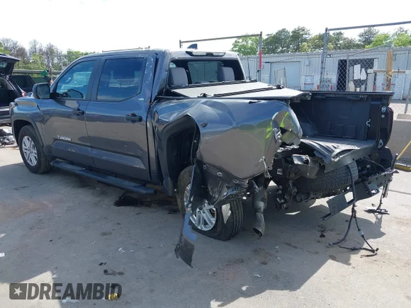 ✅ 2025 Toyota Tundra SR5 • VIN: 5TFLA5DB9SX299789 • Lot: 45207805. Wystawiony na IAAI z przebiegiem 11 327 mil. Bezpłatny archiwum sprzedaży aukcyjnych z USA i szczegółowy raport historii pojazdu na DreamBid. Zdjęcie 6.