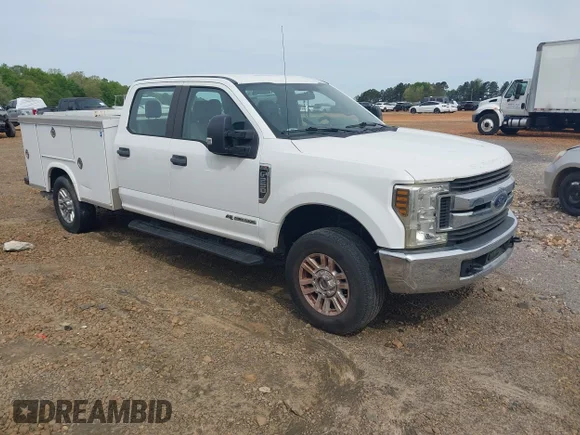 ✅ 2018 Ford F-250 XL • VIN: 1FD7W2BT8JEC70917 • Lot: 44799417. Wystawiony na IAAI z przebiegiem Nie podano. Bezpłatny archiwum sprzedaży aukcyjnych z USA i szczegółowy raport historii pojazdu na DreamBid. Zdjęcie 1.