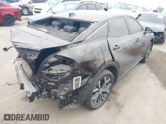 ✅ 2024 Toyota Crown XLE • VIN: JTDAAAAF8R3026304 • Lot: 45426738. Wystawiony na IAAI z przebiegiem 32 402 mil. Bezpłatny archiwum sprzedaży aukcyjnych z USA i szczegółowy raport historii pojazdu na DreamBid. Zdjęcie 4.