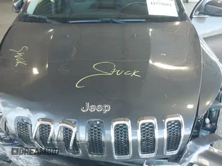 ✅ 2018 Jeep Cherokee Latitude Plus • VIN: 1C4PJMLB0JD512965 • Lot: 42578881. Wystawiony na IAAI z przebiegiem 48 290 mil. Bezpłatny archiwum sprzedaży aukcyjnych z USA i szczegółowy raport historii pojazdu na DreamBid. Zdjęcie 20.